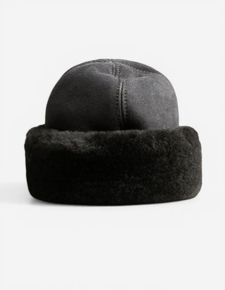 Harka Mössa Fårskinn Svart