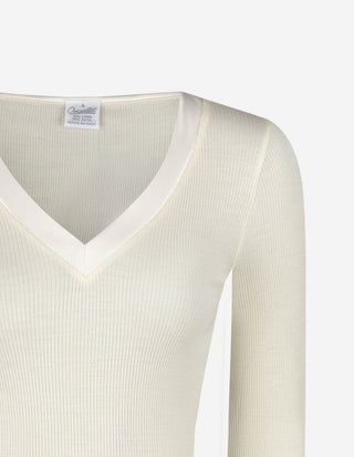 V-Neck Top Satin Trim Benvit